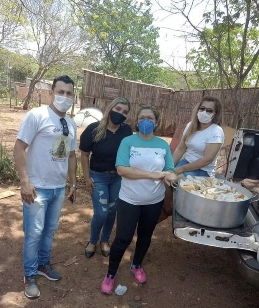 Cecília Monteiro participando de uma ação comunitária
